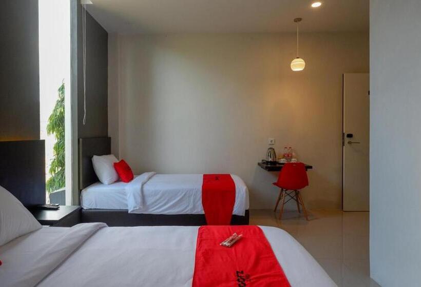 酒店 Reddoorz Plus Near Solo Baru
