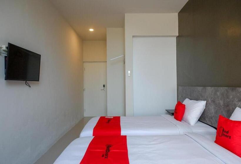 酒店 Reddoorz Plus Near Solo Baru