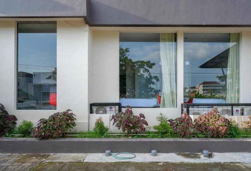 酒店 Reddoorz Plus Near Solo Baru