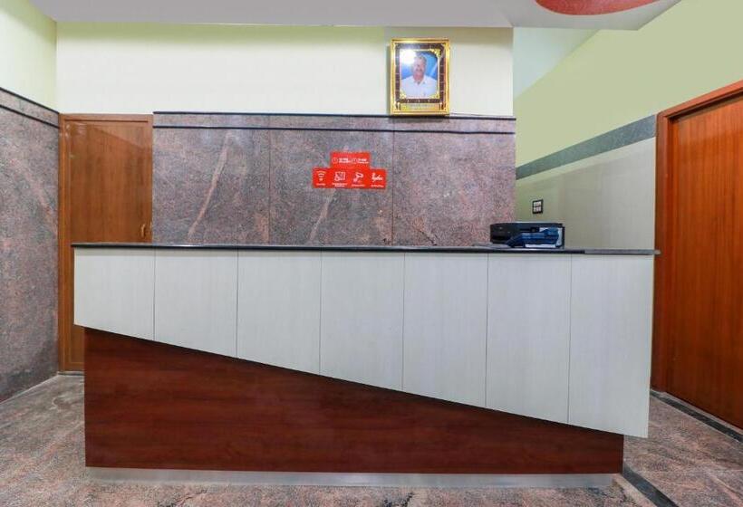 فندق Spot On Raja Lodge