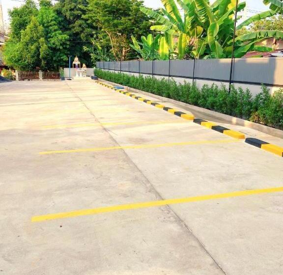 The Hub Hotel Surin