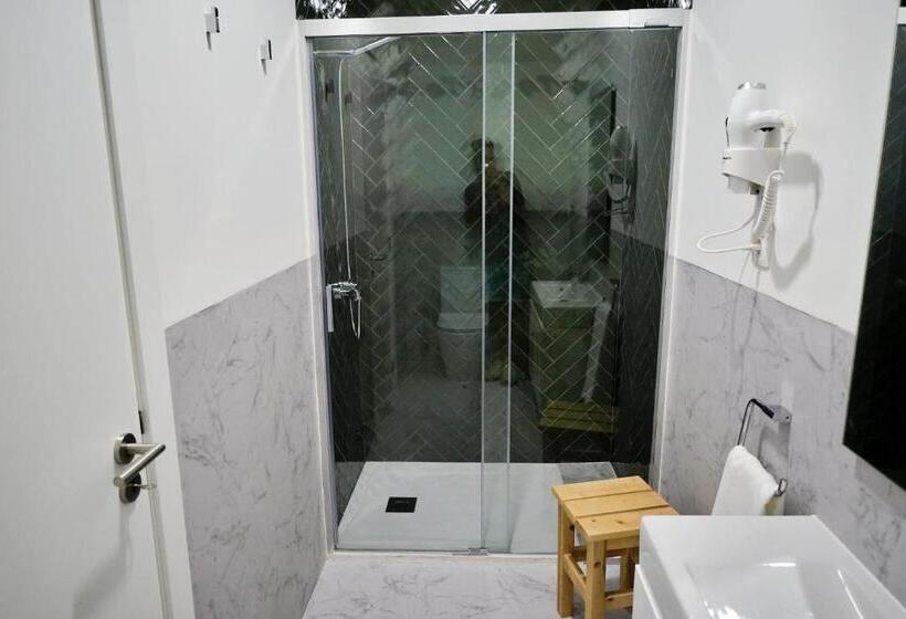 Mid Atlantic Boutique Hostel