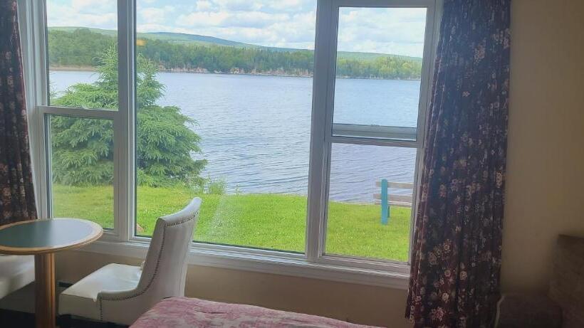 St Ann S Motel & Cottage