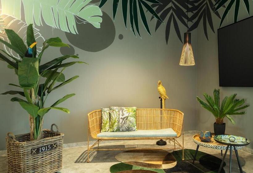 The Niu Crusoe   Apartments