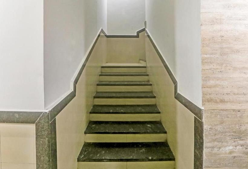 酒店 Capital O Ind699 Royal Stay