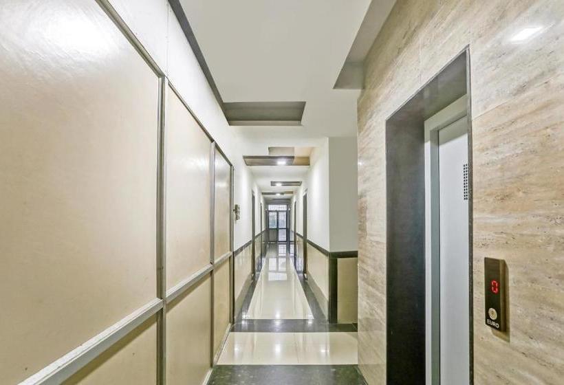 酒店 Capital O Ind699 Royal Stay