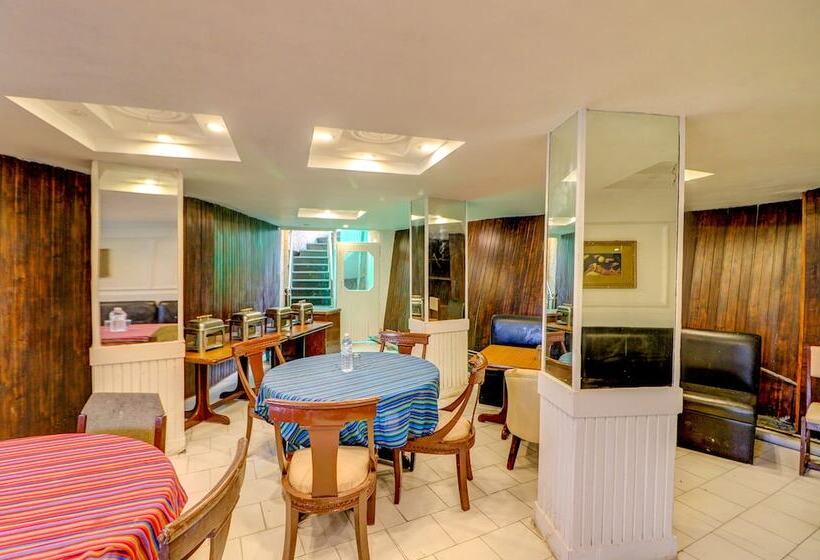 Fabhotel F9 Mall Road