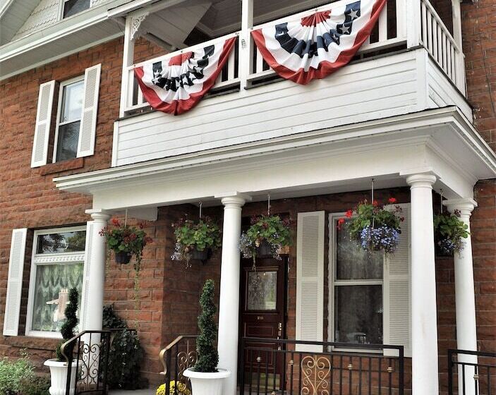 Heber Senator Bed And Breakfast