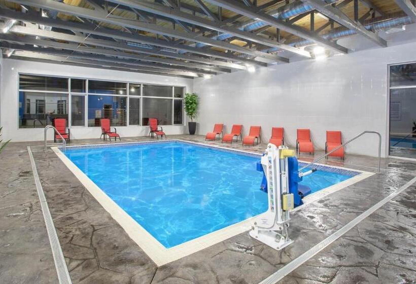 호텔 Comfort Suites Kingston Central