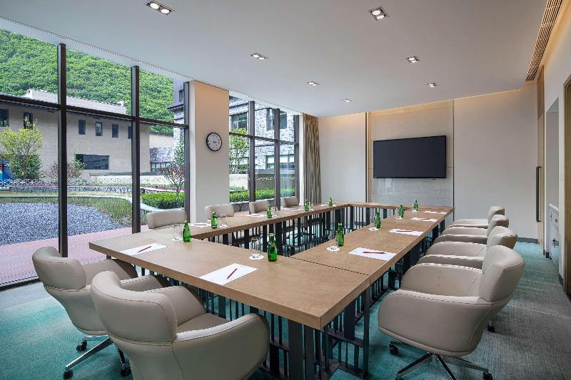 ホテル Hilton Garden Inn Jiuzhaigou