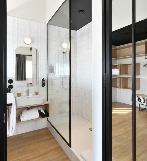 בית מלון כפרי Ibis Styles Namur