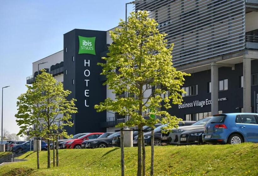 בית מלון כפרי Ibis Styles Namur