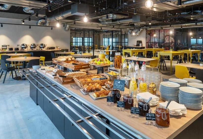 בית מלון כפרי Ibis Styles Namur