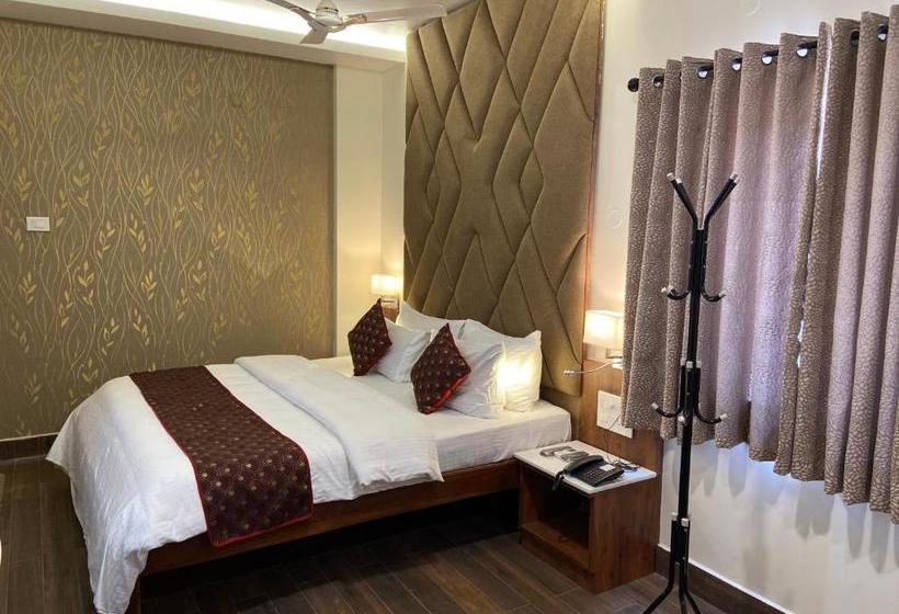 Отель Le Shiv Executive Suite