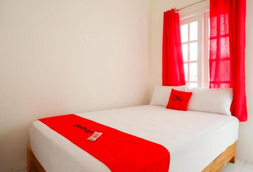 Отель Reddoorz Plus Near Ums Solo