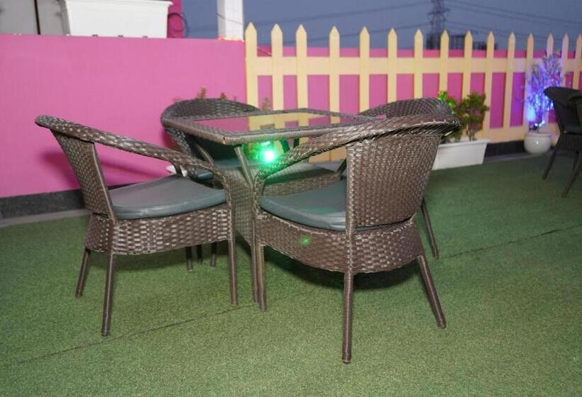 هتل The Dwelling Paradise