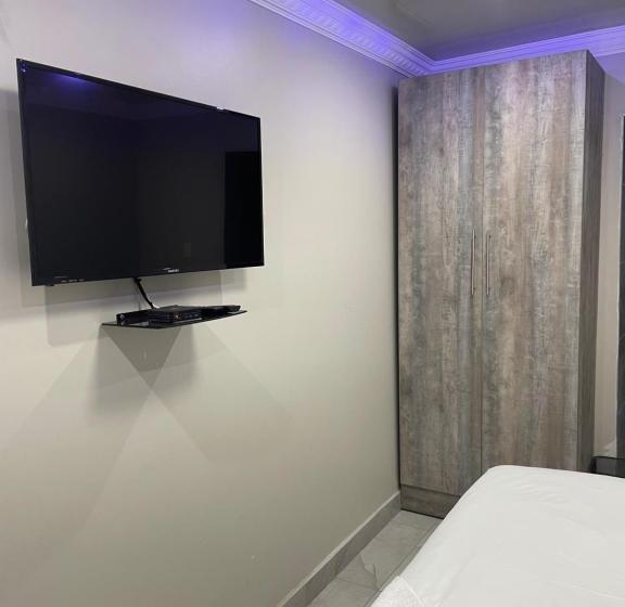 펜션 Martyrs Guest House Palace