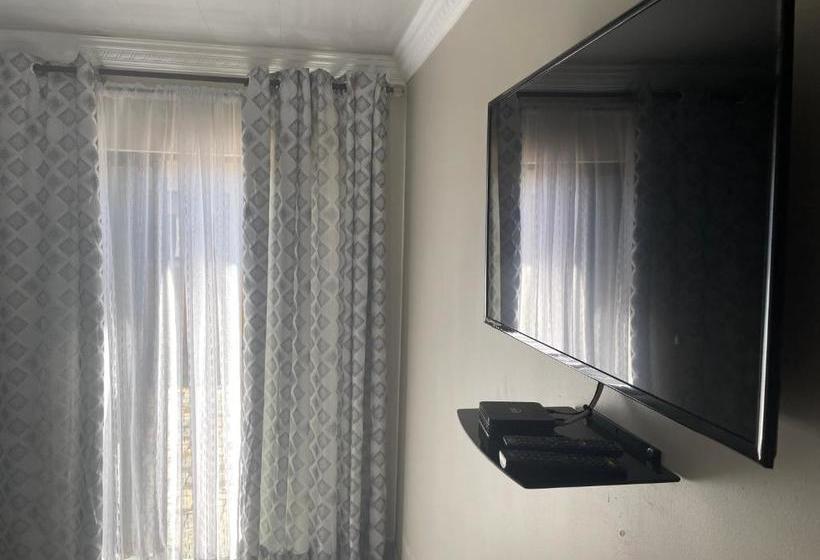 펜션 Martyrs Guest House Palace