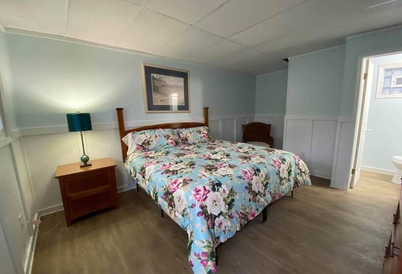 The Palms Motel
