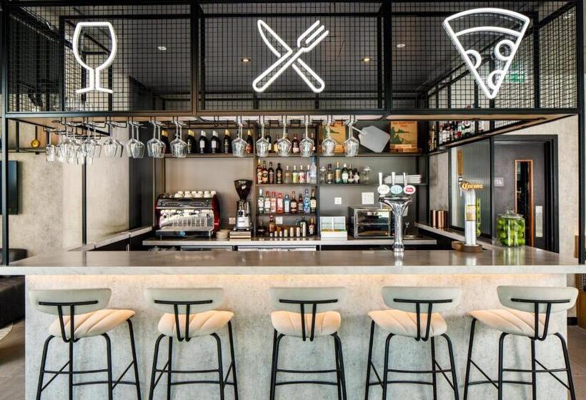 Aparthotel Adagio London Sutton Point