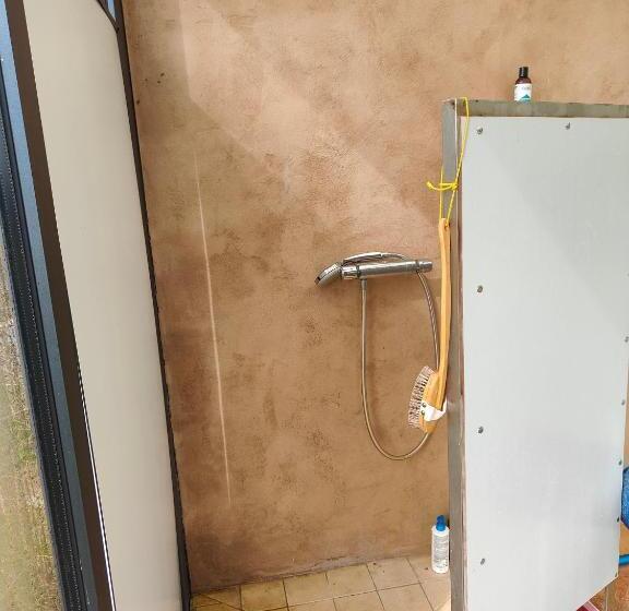 민박 Le Bas Chitray