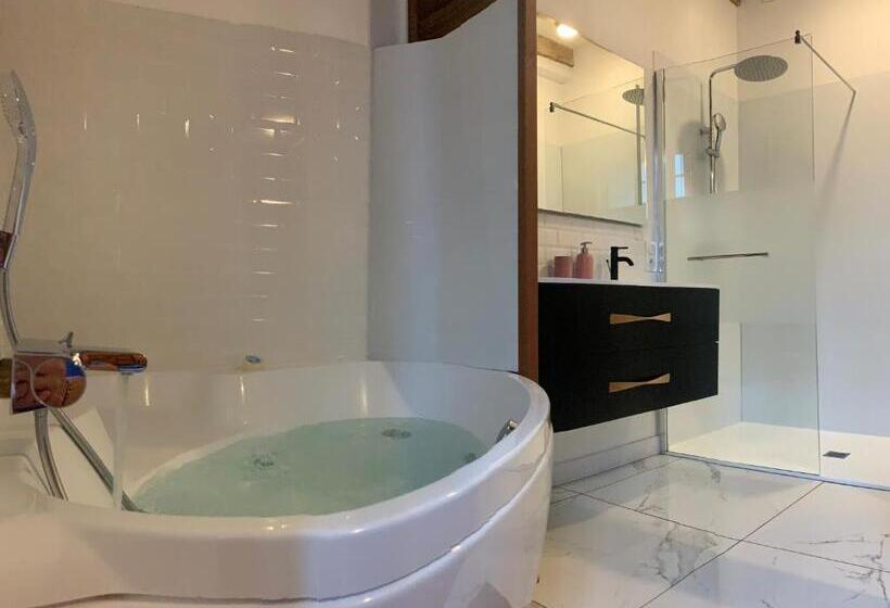 민박 Le Bas Chitray