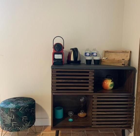 민박 Le Bas Chitray