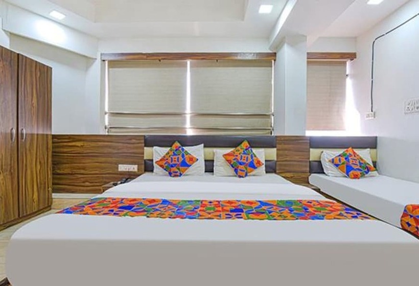 Fabhotel Acropole Inn