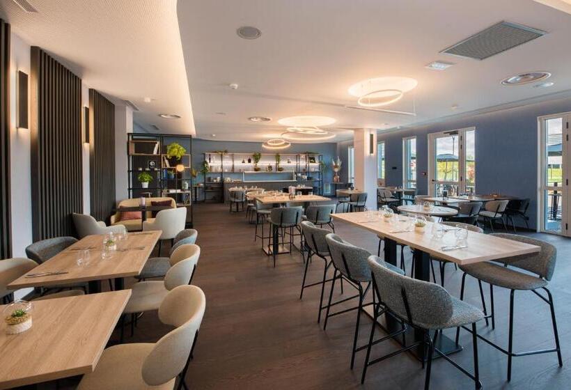 בית מלון כפרי Campanile Smart Lyon Est  Eurexpo Bron Aviation