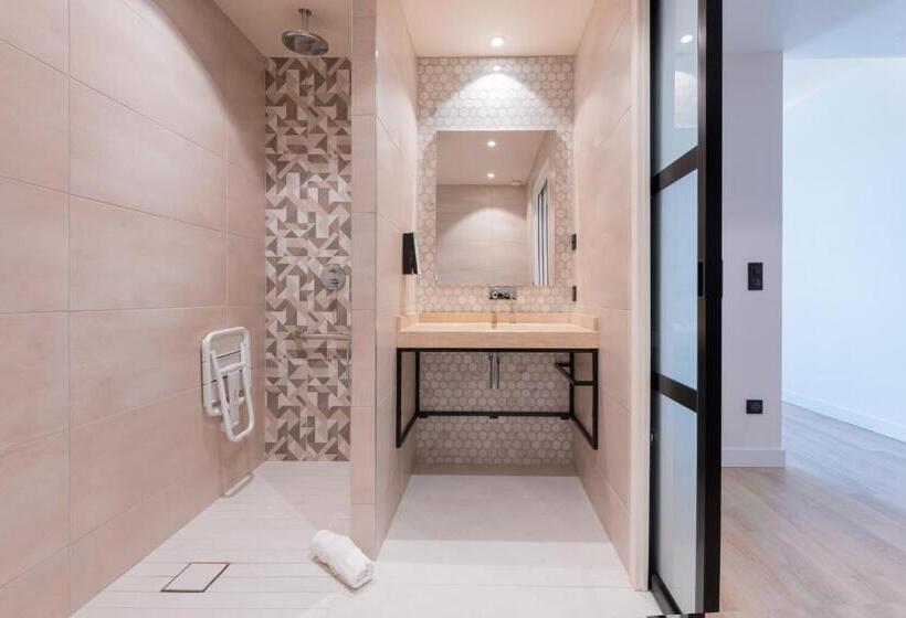 בית מלון כפרי Campanile Smart Lyon Est  Eurexpo Bron Aviation