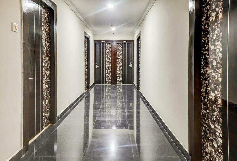 Отель Super Capital O Siddartha Elite