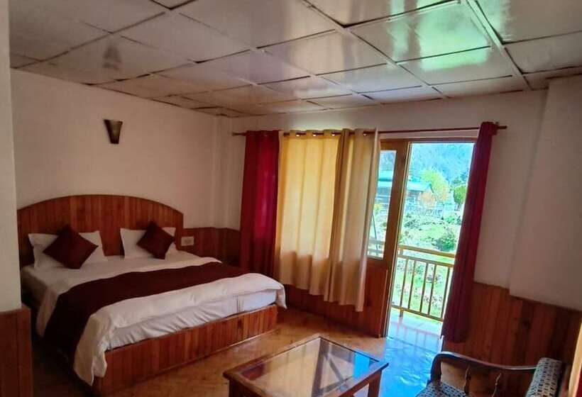 Отель Devlok International