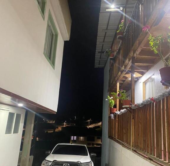 בית מלון כפרי Gll