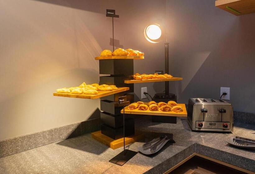 호텔 Ibis Styles Porto Alegre Moinhos De Vento