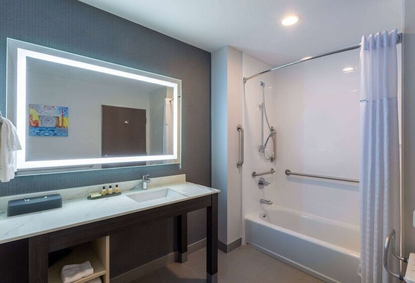 ホテル La Quinta Inn & Suites By Wyndham Shorewood