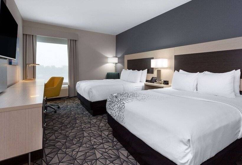 ホテル La Quinta Inn & Suites By Wyndham Shorewood