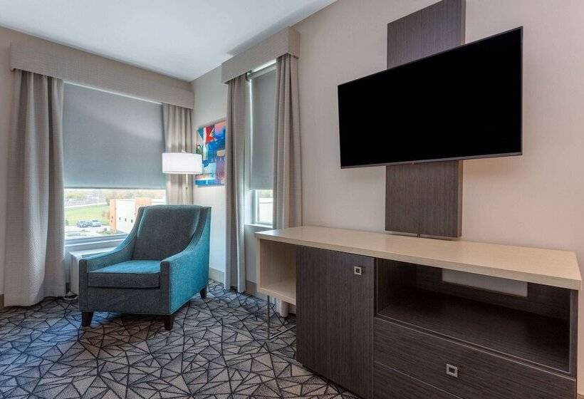 ホテル La Quinta Inn & Suites By Wyndham Shorewood