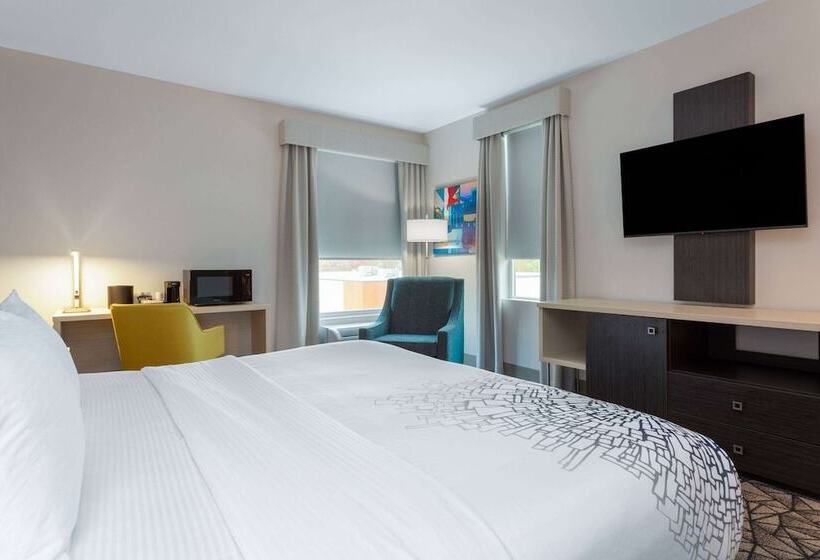 ホテル La Quinta Inn & Suites By Wyndham Shorewood