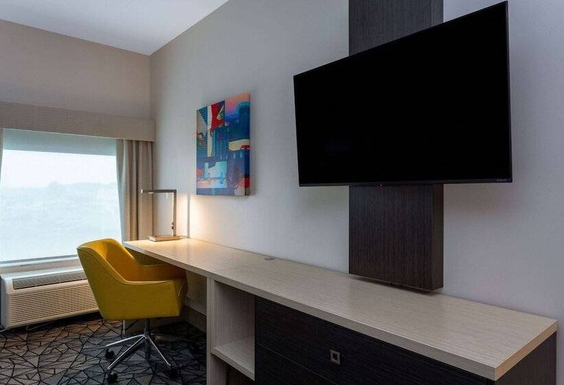 ホテル La Quinta Inn & Suites By Wyndham Shorewood