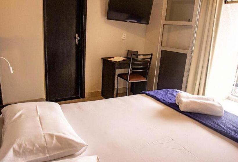 בית מלון כפרי Montana Aeroporto