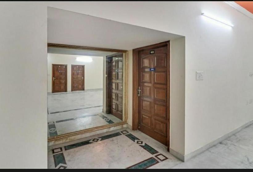 호텔 Oyo 78384 Expressway Hub