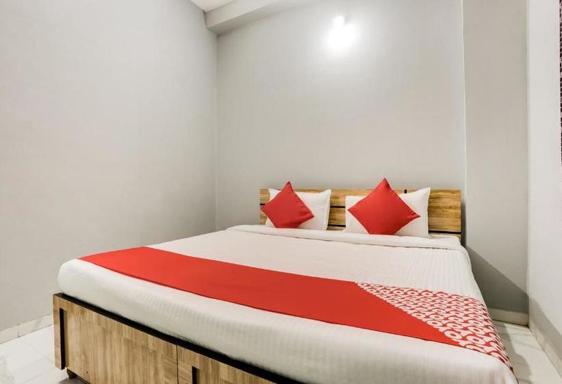 호텔 Oyo 79965 Flagship Destiny S