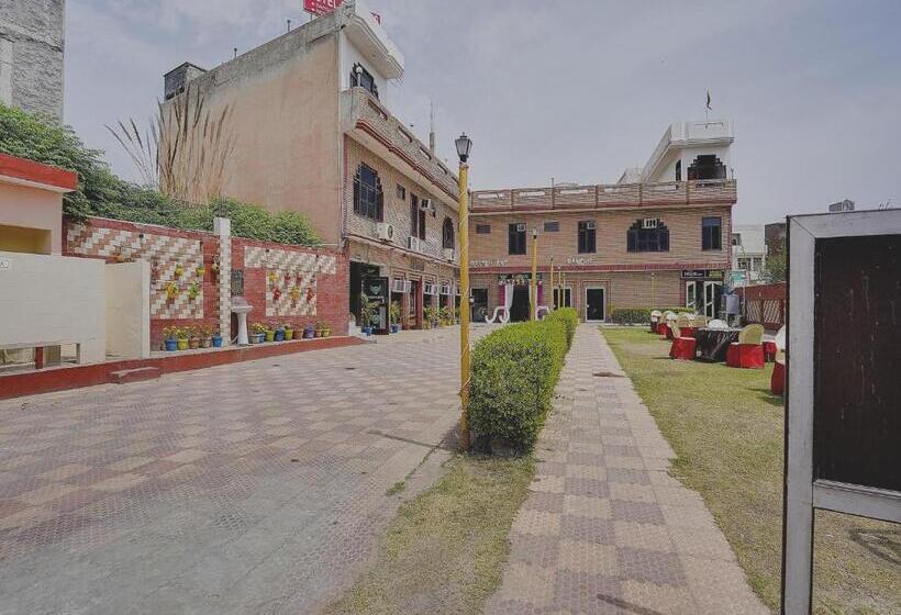 Hotel Oyo 80038  Fridays