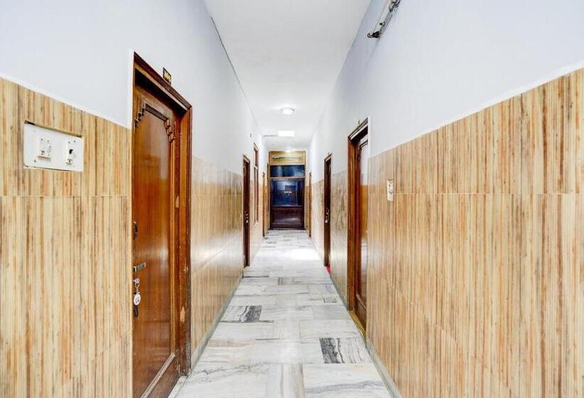 Hotel Oyo 80038  Fridays