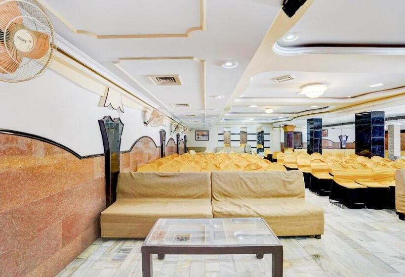 Hotel Oyo 80038  Fridays