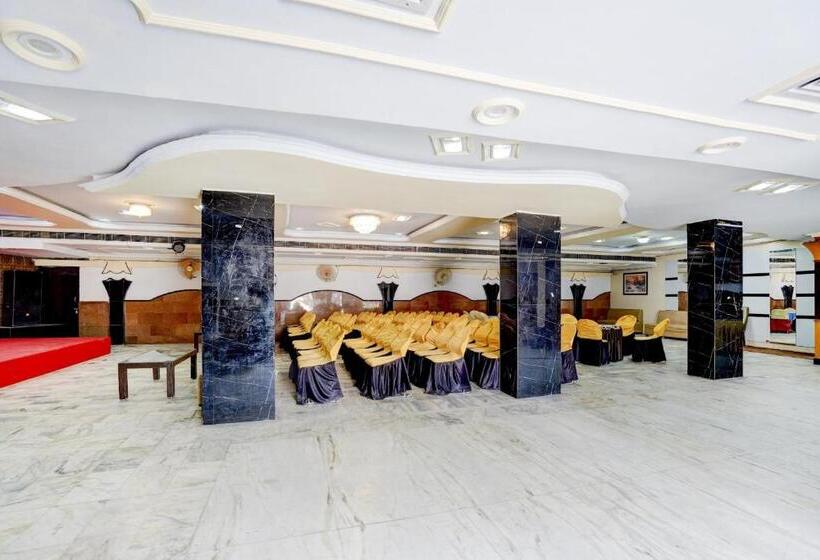 Hotel Oyo 80038  Fridays