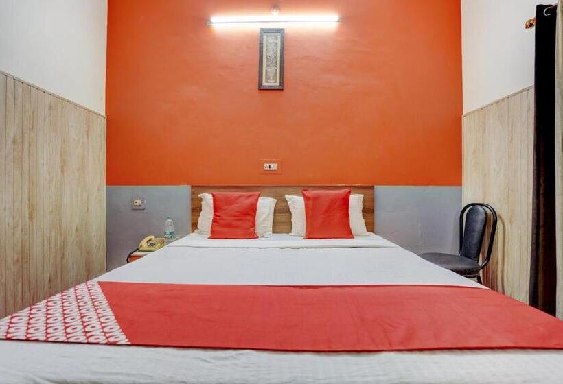 Hotel Oyo 80038  Fridays