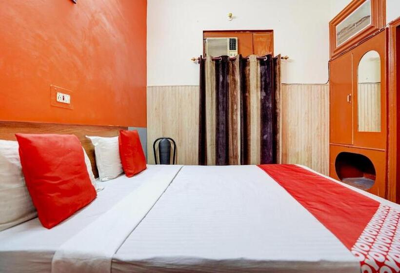 Hotel Oyo 80038  Fridays