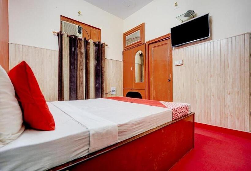 Hotel Oyo 80038  Fridays