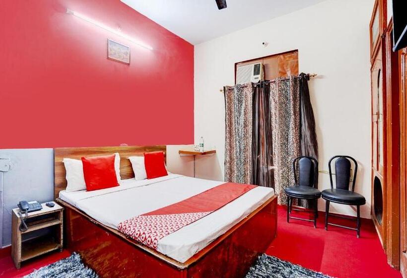 Hotel Oyo 80038  Fridays